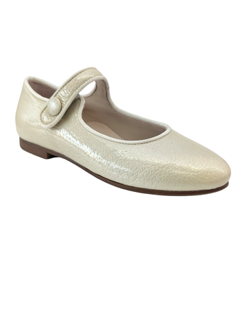 Beberlis Ivory Patent Pointy Mary Jane